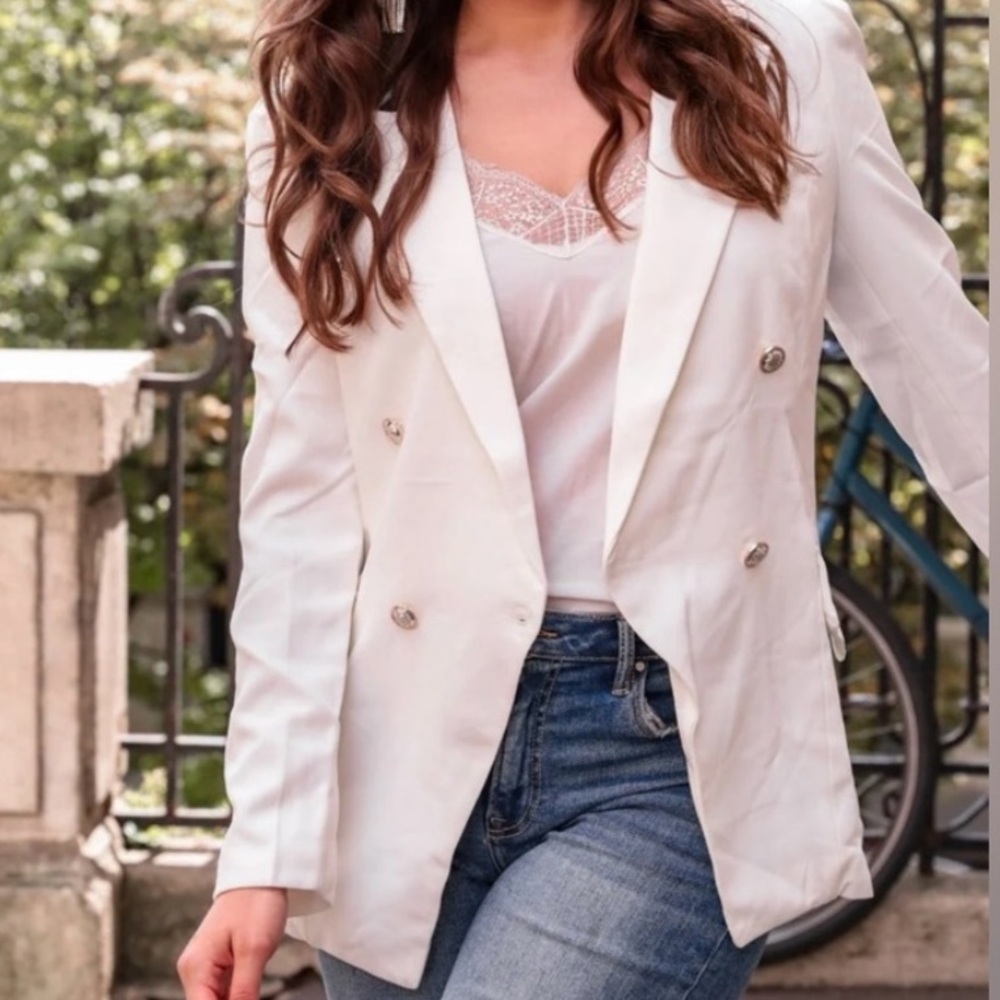 🟤NWT Class Act Blazer w/Gold Buttons in Ivory